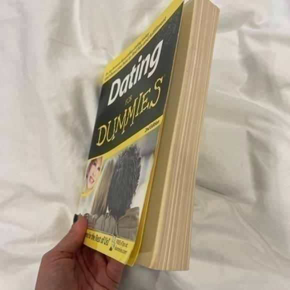 Dating for Dummies Book - Picture 2 of 6